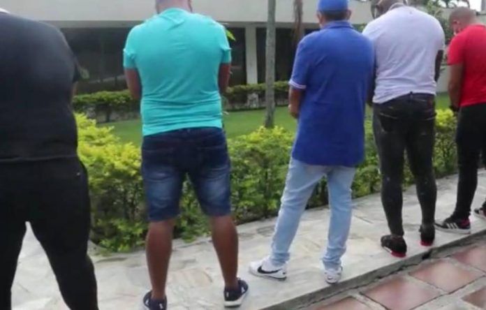 Capturados por robar caletas de narcotraficantes: 16 policías hacían parte de la banda