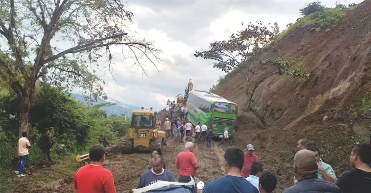Con precaución, el tránsito en sector de la vía Urabá - Medellín