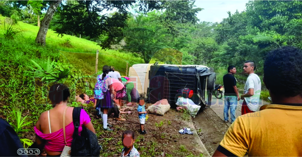 Un muerto y cuatro heridos tras accidente en la ruta Caribia al Limoncito en Necoclí