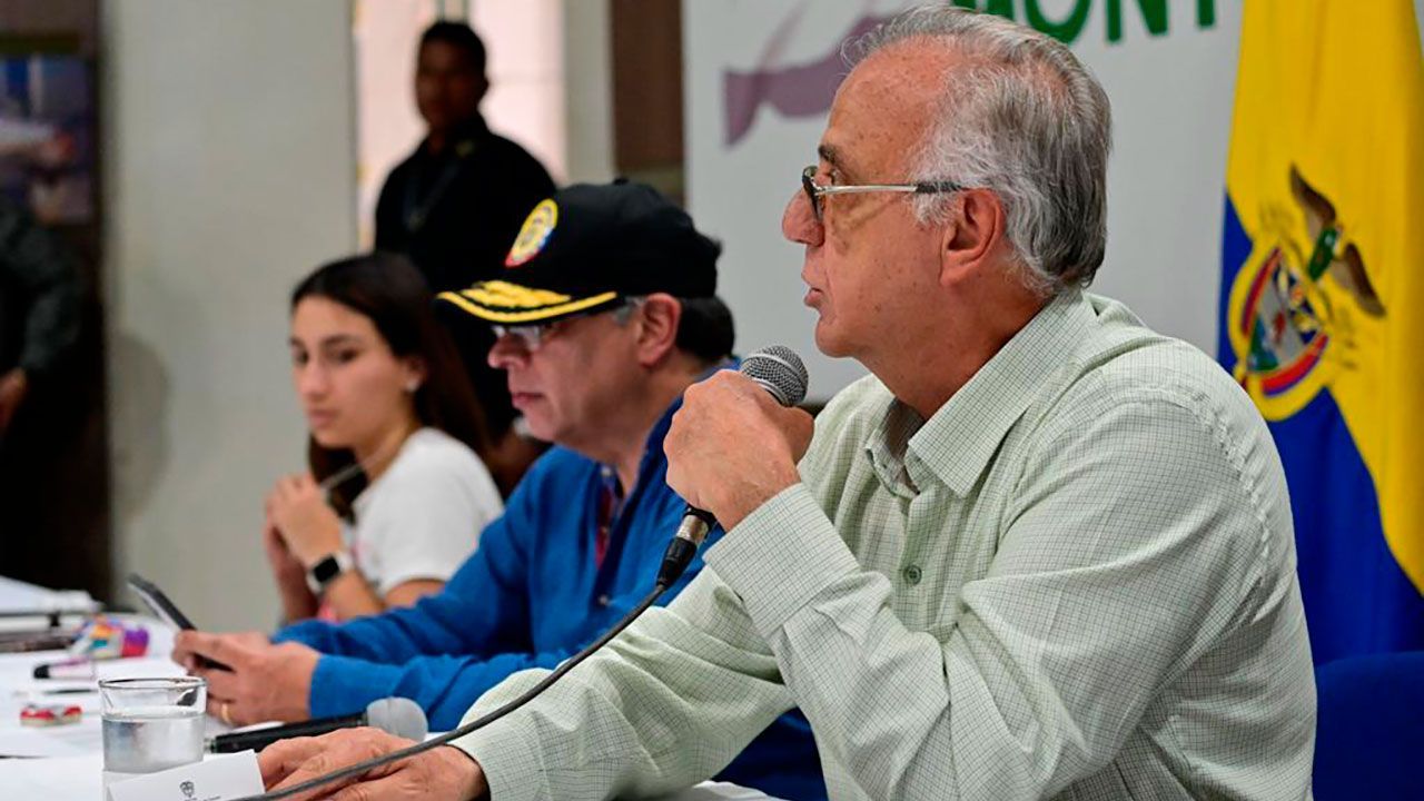 Ministro de Defensa dijo que tienen el control del territorio  por paro minero
