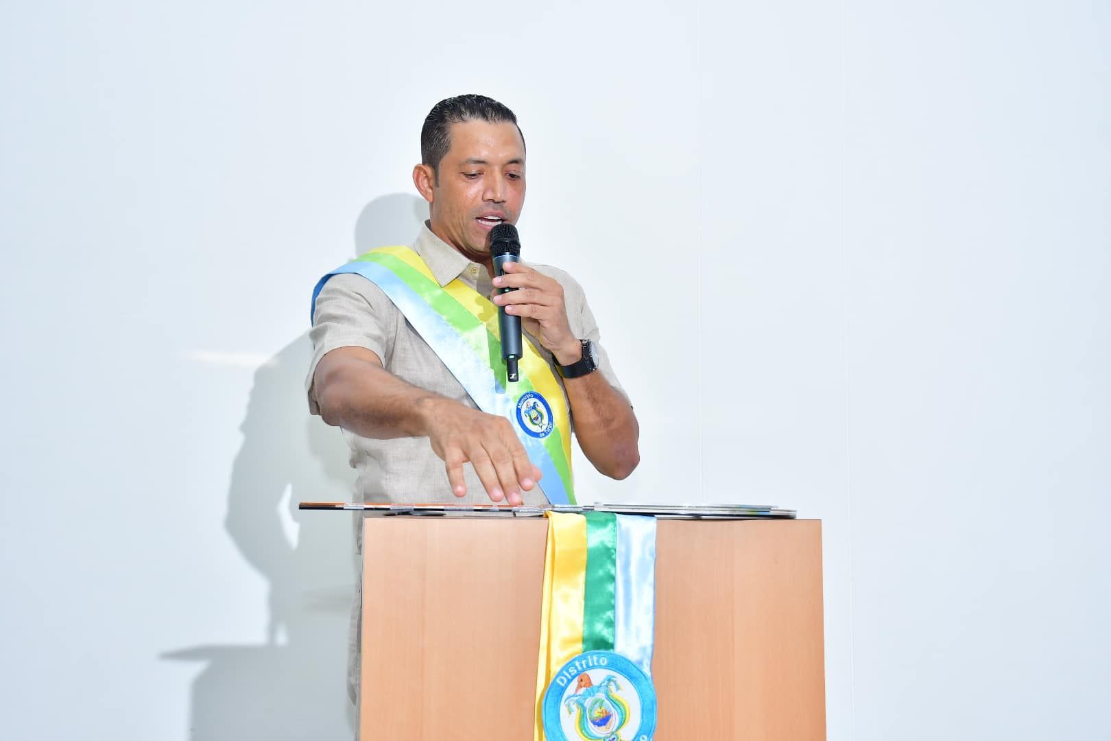 “Borrón y cuenta nueva a trabajar unidos en la construcción de una nueva sociedad”: Alejandro Abuchar, alcalde de Turbo
