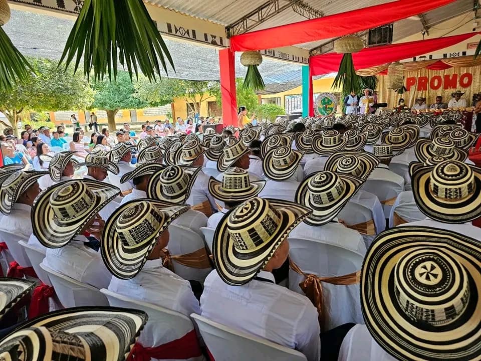 En Tuchín no comen de Toga, ni de atuendos europeos, ellos no se quitan su sombrero