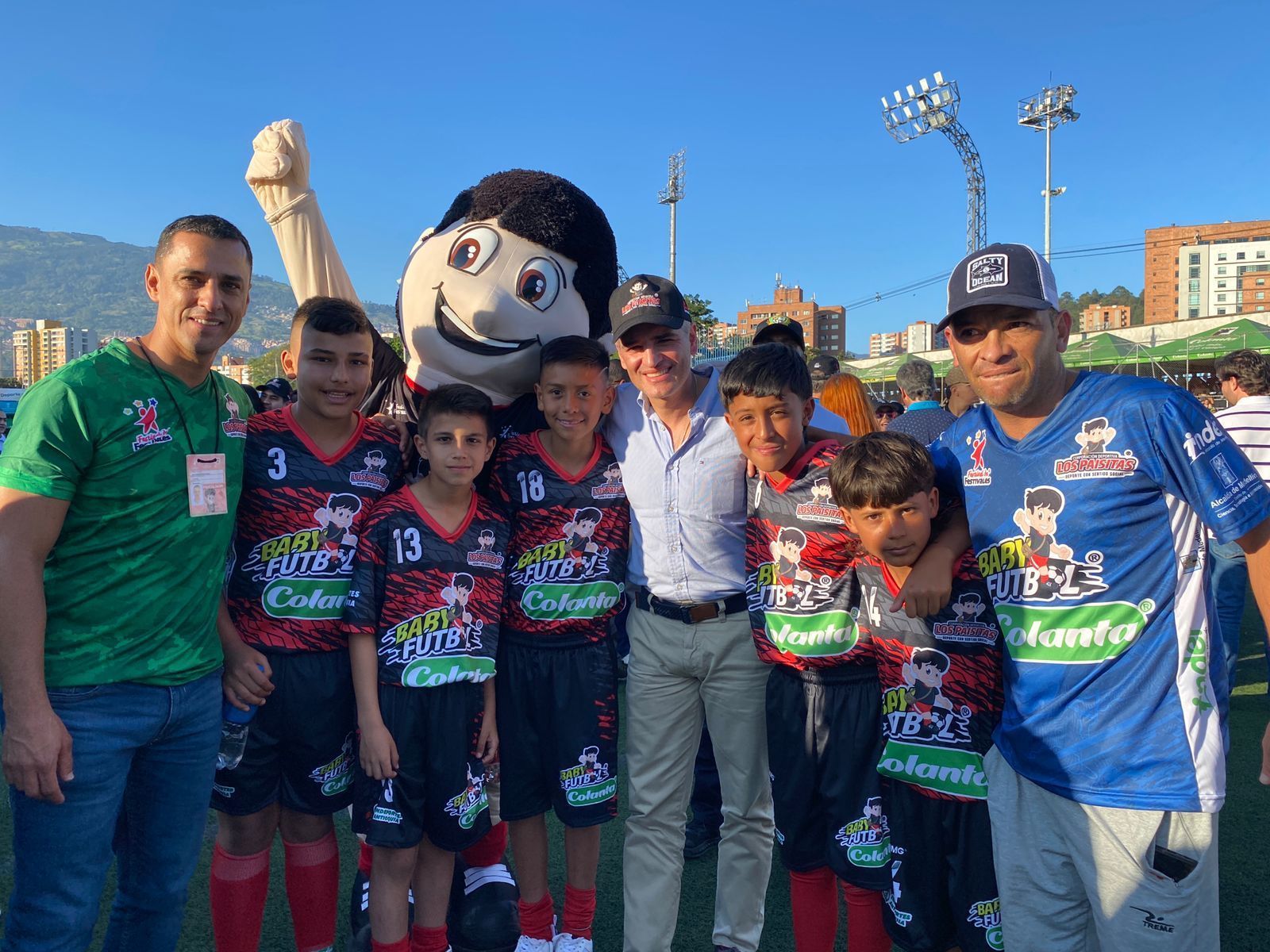 El Gobernador de Antioquia Andrés Julián participó de la inauguración del Festival de Festivales en Medellín