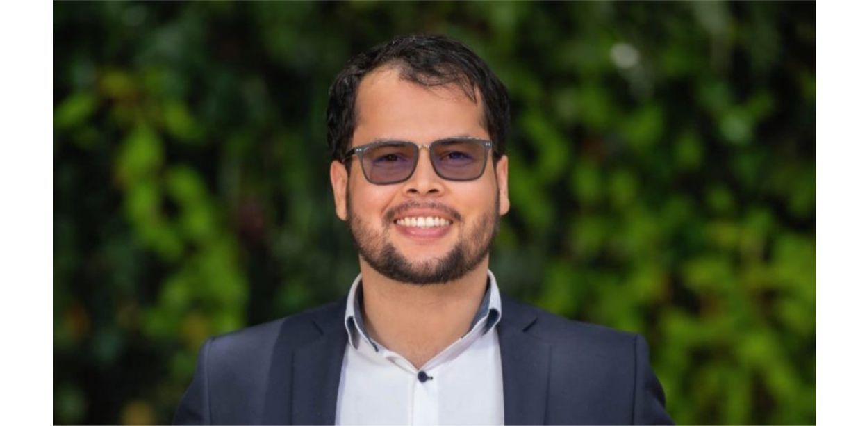 El abogado Edier Esteban Manco es Magister de la Universidad EAFIT