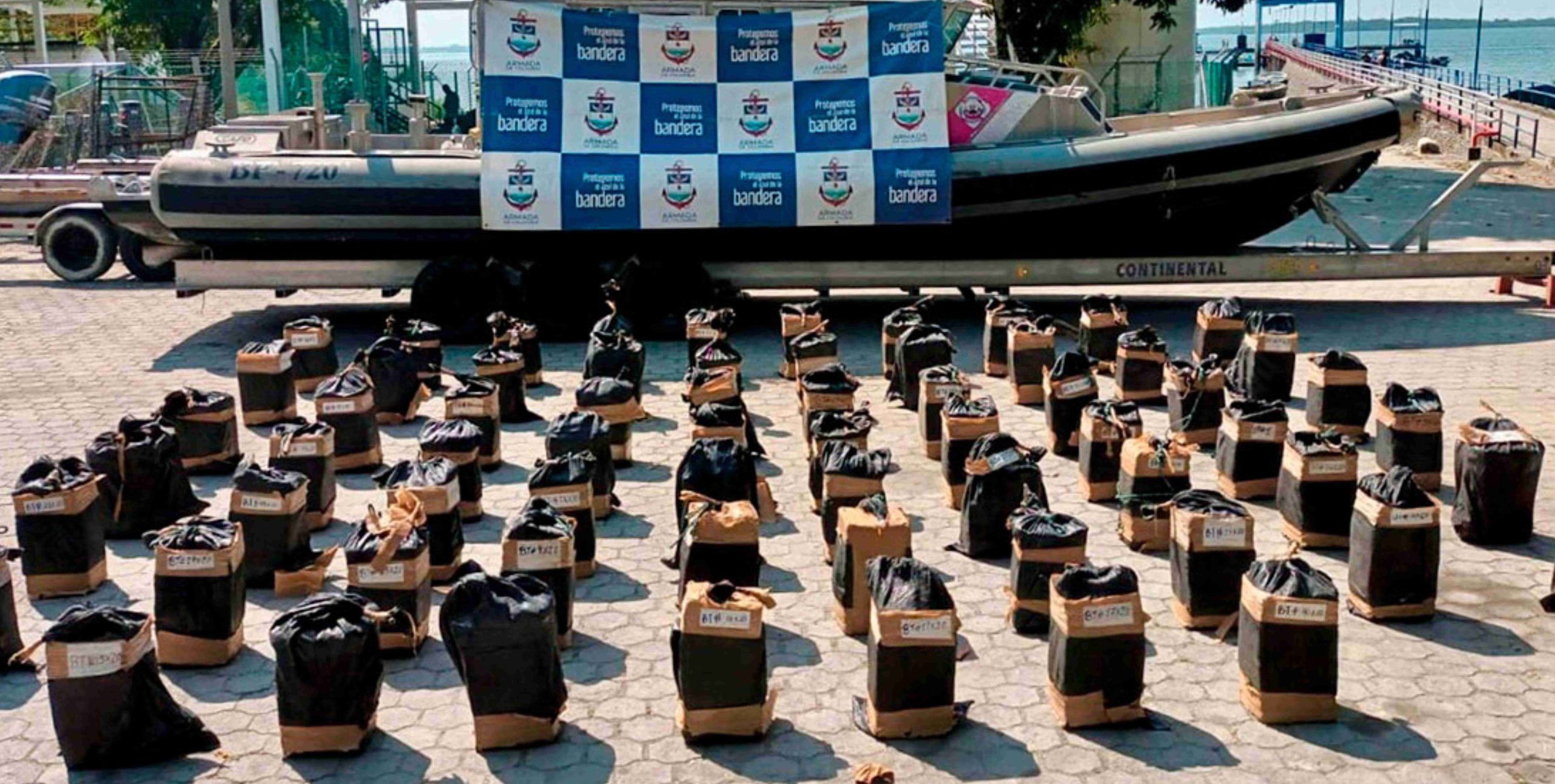 Dos colombianos y dos ecuatorianos cayeron en poder de la Armada con 1.3 toneladas de Cocaína