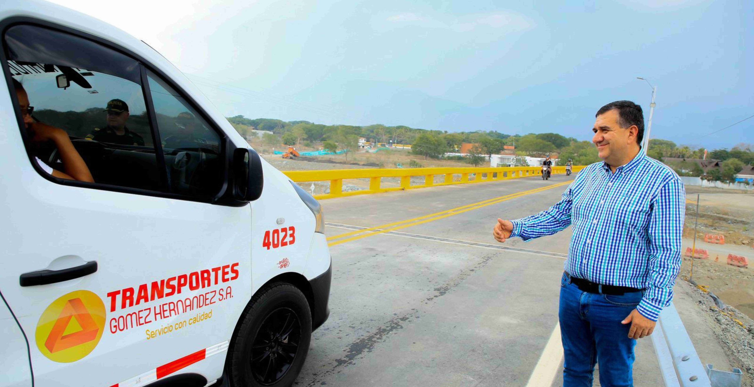 Urabá celebra la reapertura del paso vehicular sobre el puente del río Tonusco