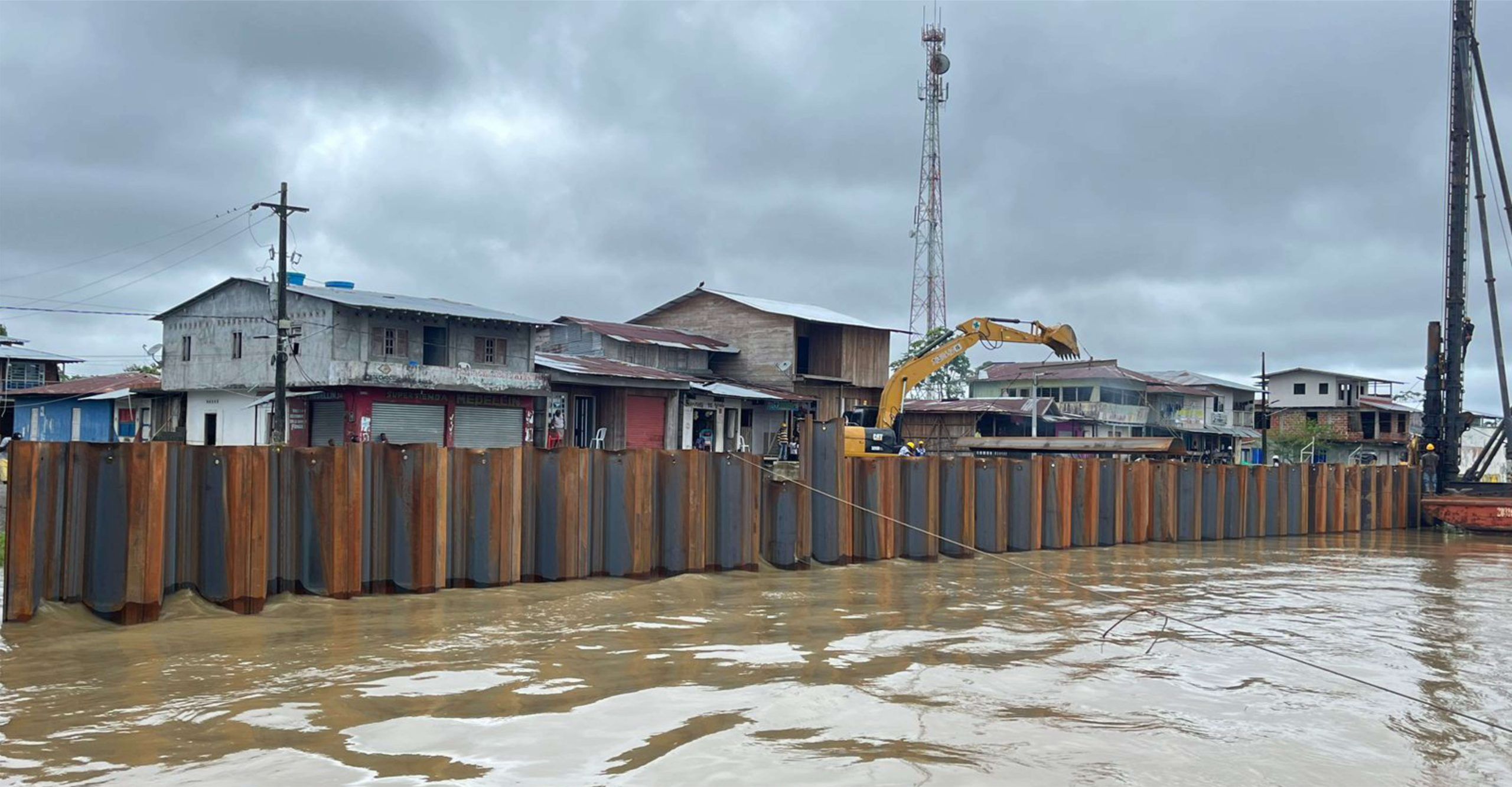 Carmen del Darién construye el muro Malecón de Curbaradó, Chocó, sobre el río Atrato