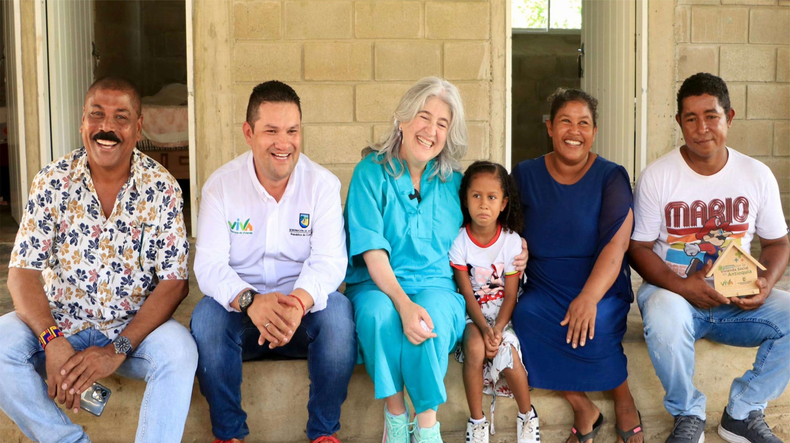 La ministra Velasco entregó viviendas en Necoclí, y participó de la Mesa Técnica de Agua de Urabá