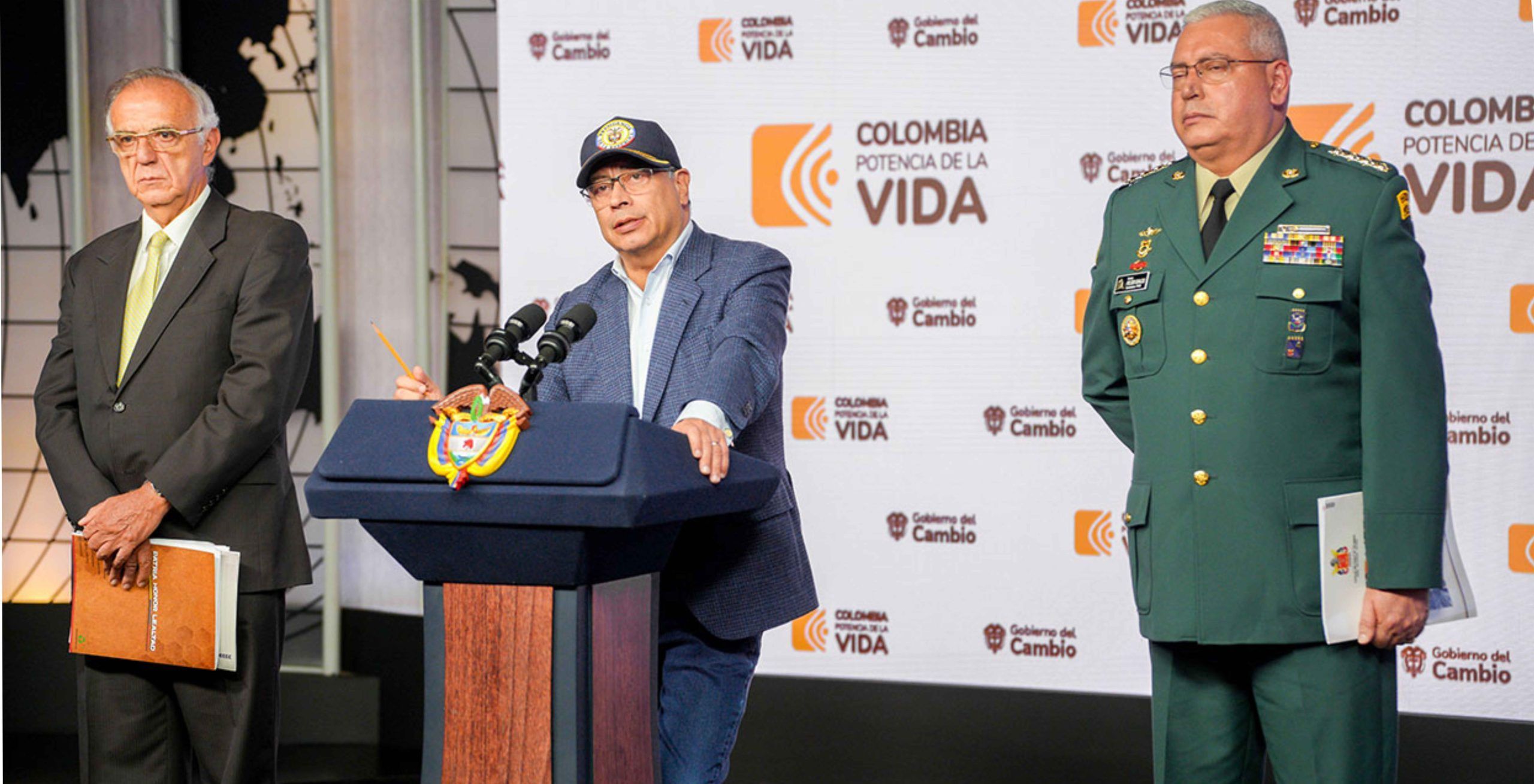 El presidente Petro denunció que hay perdidos más de un millón de municiones, explosivos y armas de las Fuerzas Militares