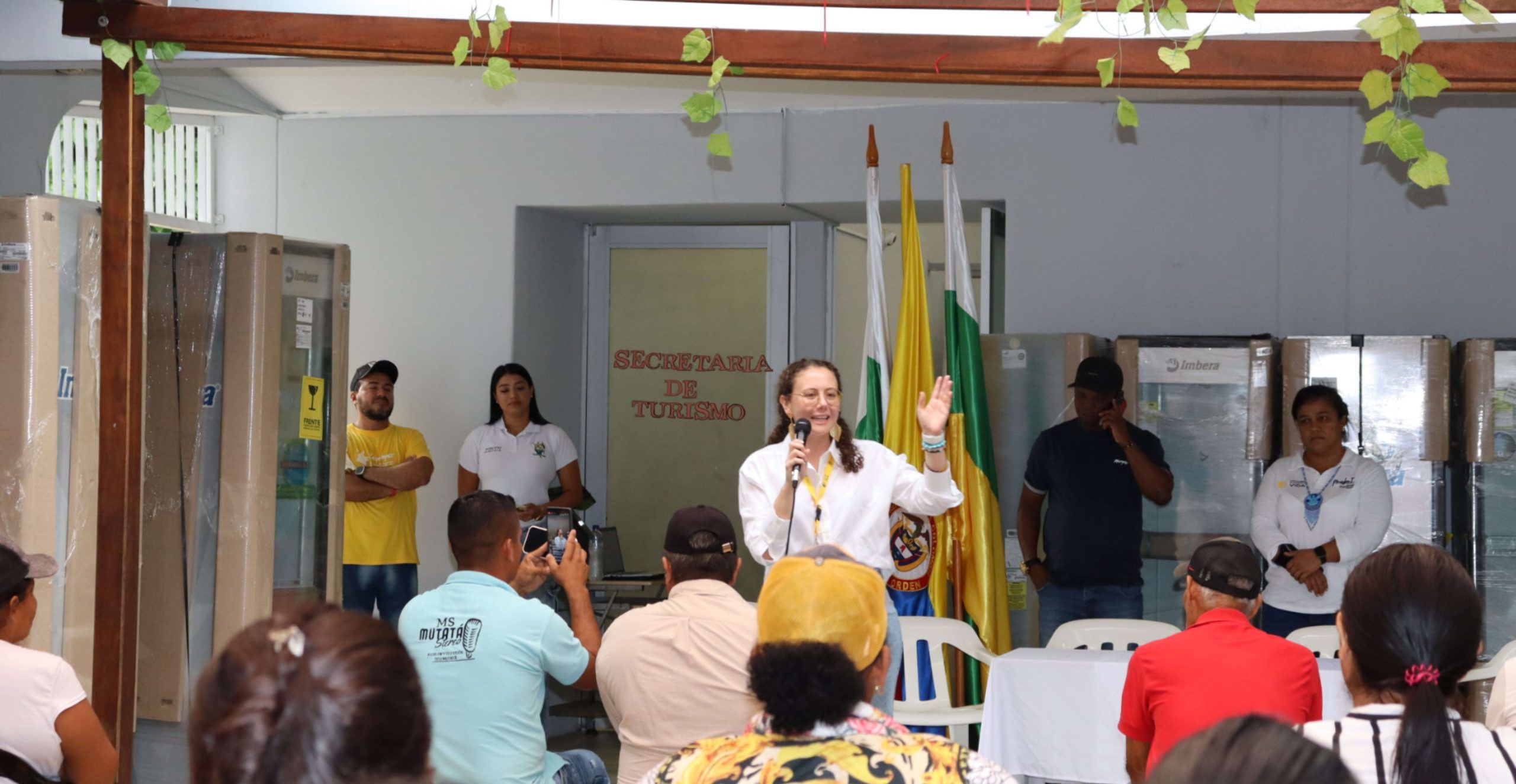 Otra esperanza para familias desplazadas de Mutatá, recibieron insumos para sus emprendimientos