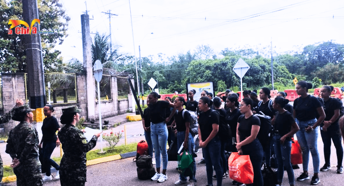 Mujeres de Urabá se pusieron el uniforme de la Patria