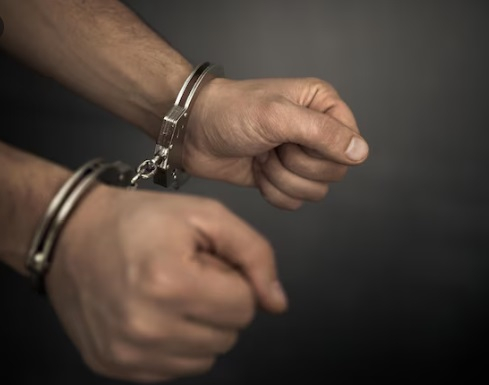 Capturan en Urabá a un profesor por presunto abuso a menores dentro del colegio